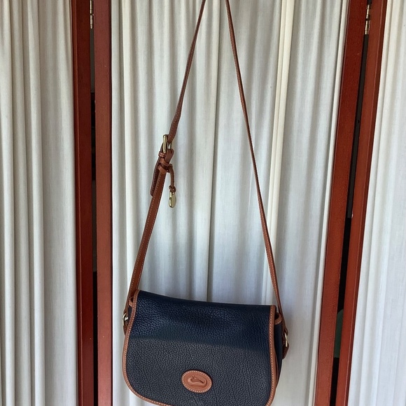 Vintage Dooney & Bourke Pebble Leather Bag Cross Body Purse All Weather Navy - Picture 2 of 12